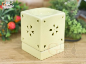 Đèn xông tinh dầu dáng vuông men màu vàng, cao 11m