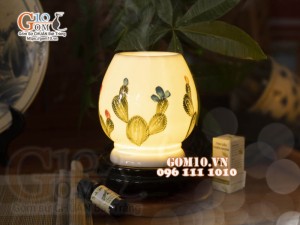 Đèn xông tinh dầu đế gỗ họa tiết xương rồng, cao 16,5cm