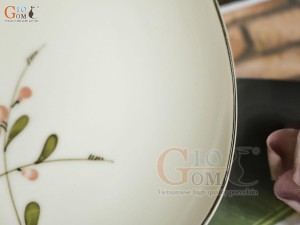 Đĩa ảo men kem vẽ hoa Đào hồng, đường kính 22cm