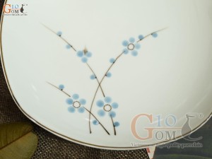 Đĩa ảo men kem vẽ hoa Đào xanh, đường kính 22cm