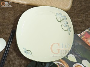 Đĩa ảo men kem vẽ hoa Sen xanh, đường kính 22cm
