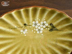 Đĩa bầu dục Hoàng thổ họa tiết Hoa Đào 31x21cm