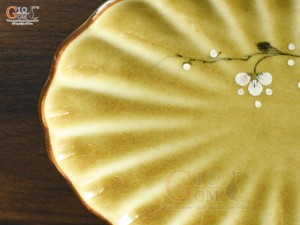 Đĩa bầu dục Hoàng thổ họa tiết Hoa Đào 31x21cm