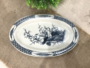 Đĩa bầu dục men bóng họa tiết hoa sen, 28x18cm
