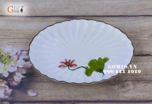 Đĩa bầu dục men kem họa tiết Sen đỏ 31x21cm