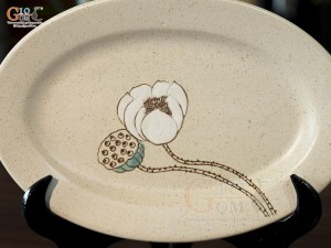 Đĩa bầu dục men kem tấm vẽ Bạch Liên, 25x18cm