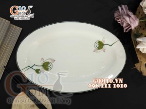Đĩa bầu dục men kem vẽ Đài Sen, 27x18cm