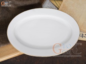 Đĩa bầu dục men trắng kẻ chỉ vàng kim, kích thước 25x17cm