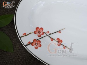 Đĩa bầu dục men trắng vẽ hoa Đào đỏ, 31x22cm