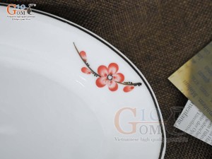Đĩa bầu dục men trắng vẽ hoa Đào đỏ, 31x22cm