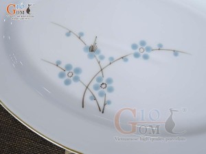 Đĩa bầu dục men trắng vẽ hoa Đào xanh, 31x22cm