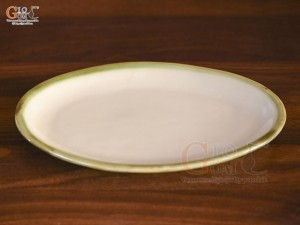 Đĩa bầu dục men vuốt trơn 24x17cm