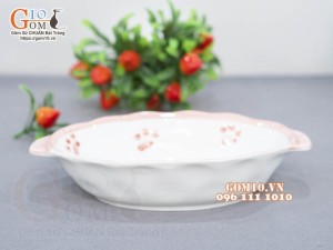 Đĩa bầu dục sâu 2 tai men trắng vẽ mèo chỉ hồng, 24x14cm