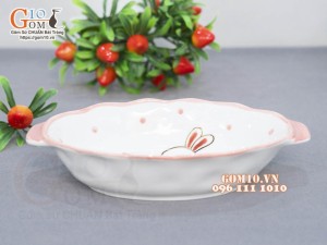 Đĩa bầu dục sâu 2 tai men trắng vẽ thỏ chỉ hồng, 24x14cm