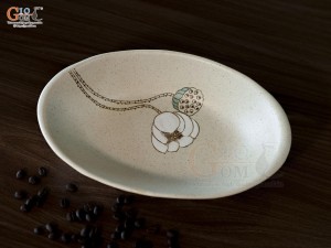 Đĩa bầu dục sâu lòng men kem tấm vẽ Bạch Liên, 25x15cm