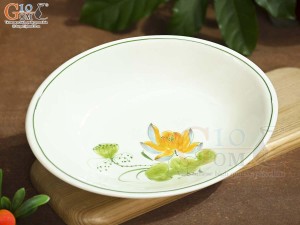 Đĩa bầu dục sâu lòng men kem vẽ hoa Sen vàng, 24x16cm