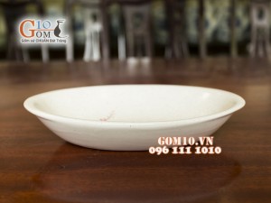 Đĩa bầu dục sâu men gốm trắng vẽ hoa đào đỏ 24x16cm