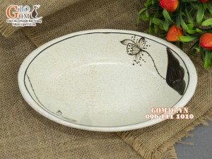 Đĩa bầu dục sâu men kem tấm vẽ hoa Sen, 24x16cm