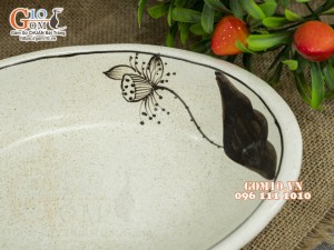 Đĩa bầu dục sâu men kem tấm vẽ hoa Sen, 24x16cm