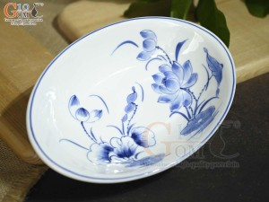 Đĩa bầu dục sâu men trắng vẽ hoa Sen tràm, 24x16cm