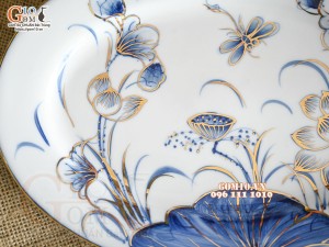 Đĩa bầu dục trơn men trắng hoa Sen tràm cổ vẽ vàng 24k, 25x17cm