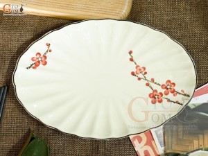 Đĩa bầu dục vân men kem vẽ hoa Đào đỏ, 27x18cm
