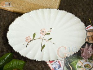 Đĩa bầu dục vân men kem vẽ hoa Đào hồng, 27x18cm