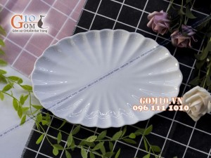 Đĩa bầu dục vân men trắng, kích thước 27x18cm