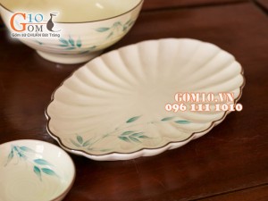 Đĩa bầu dục vân trúc xanh men kem 27cm
