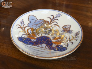 Đĩa cau men lam vẽ Sen Đại Cát vẽ vàng, đường kính 15cm