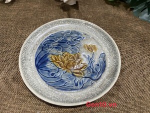 Đĩa cau men rạn đắp nổi Sen Đại Cát, 15cm