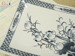 Đĩa chữ nhật men bóng họa tiết hoa Sen, 27x17cm