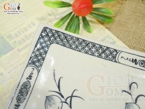Đĩa chữ nhật men bóng họa tiết hoa Sen, 27x17cm