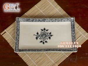 Đĩa chữ nhật men đen vẽ hoa Móc 32x20cm