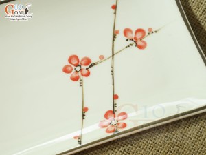 Đĩa chữ nhật men kem vẽ hoa đào đỏ 19cm x 11.5cm