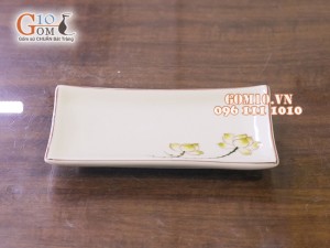 Đĩa chữ nhật men kem vẽ hoa Sen vàng 31,5cm
