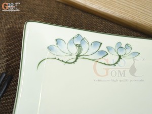 Đĩa chữ nhật men kem vẽ hoa Sen xanh, 25x16cm