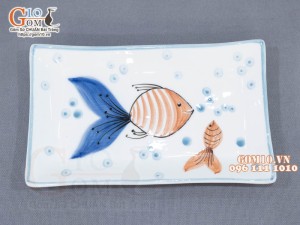 Đĩa chữ nhật men trắng vẽ tiểu ngư, 22x13cm