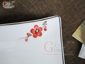 Đĩa chữ nhật men trắng vẽ hoa Đào đỏ, 25x16cm