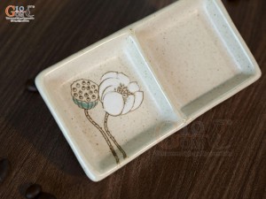 Đĩa gia vị 2 ngăn men kem tấm vẽ Bạch Liên
