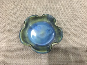 Đĩa hoa men hỏa biến màu xanh ngọc, đường kính 10cm