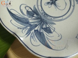 Đĩa hoa đào men rạn họa tiết chuồn khoai, đường kính 21cm