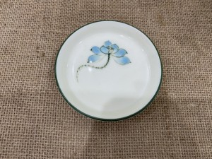 Đĩa kê ấm kem vẽ hoa sen 