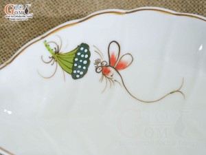 Đĩa lá gân men kem vẽ hoa Chuồn Sen, 25x13cm