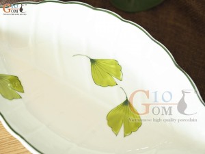 Đĩa lá gân men kem vẽ lá Như Ý, 25x13cm