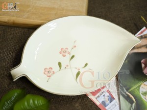 Đĩa lá rong men kem vẽ hoa Đào hồng, 25x15cm