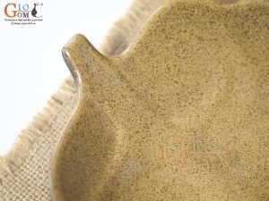 Đĩa lá sâu men gốm 25x18cm