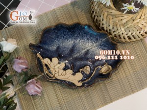 Đĩa lá sâu men hỏa biến xanh đá khắc sen, 24x17,5cm