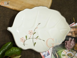 Đĩa lá sâu men kem vẽ hoa Đào hồng, 25x18cm