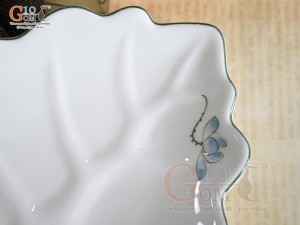 Đĩa lá sâu men trắng vẽ hoa Sen xanh, 25x18cm